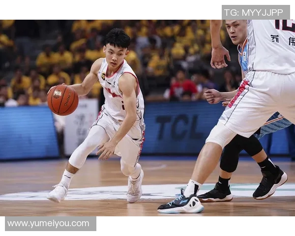 2015年CBA山东队与广东队激战回顾精彩瞬间与赛场亮点分析